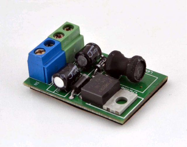 Перетворювач напруги U-Tex UBK-504 (Вхід 12 - 24В ВС, Вихід - 12В DC)