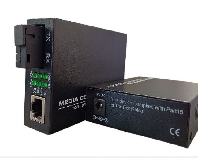 Медіаконвектор UTex UT-B1120A (комплект - пристрої A/B, 1 порт 100 Мбіт/с RJ45, 1 порт SC 1.25 Гбіт/с, живлення DC 5V, передача до 20 км)