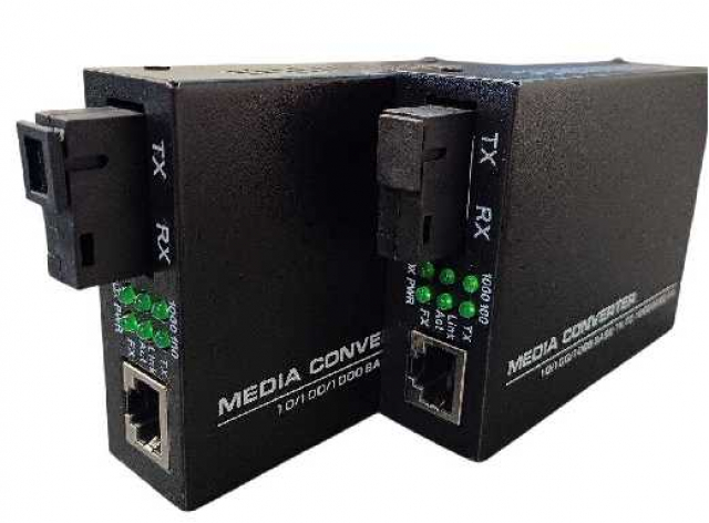 Медіаконвектор Utex UT-Q1120A (комплект - пристрої A/B, 1 порт 1000 Мбіт/с RJ45, 1 порт SC 1.25 Гбіт/с, живлення DC 5V, передача до 20 км)
